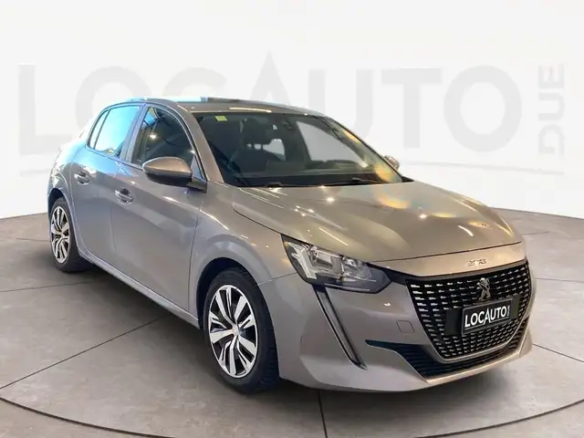 Peugeot 208 view 3