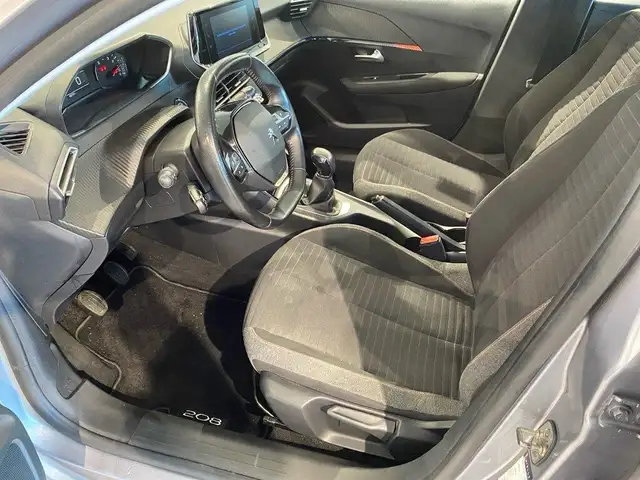Peugeot 208 view 7