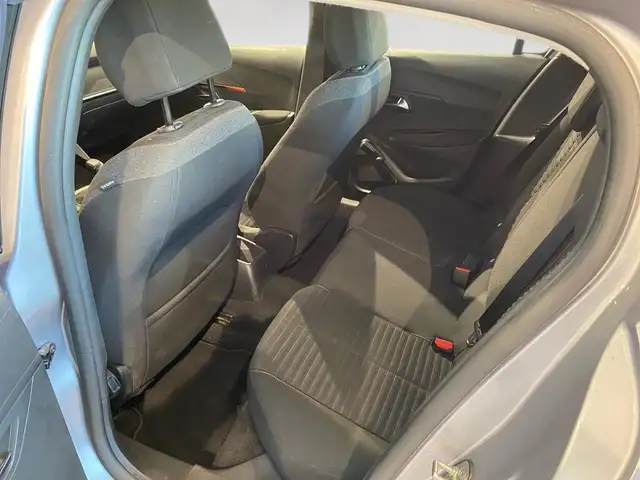 Peugeot 208 view 8