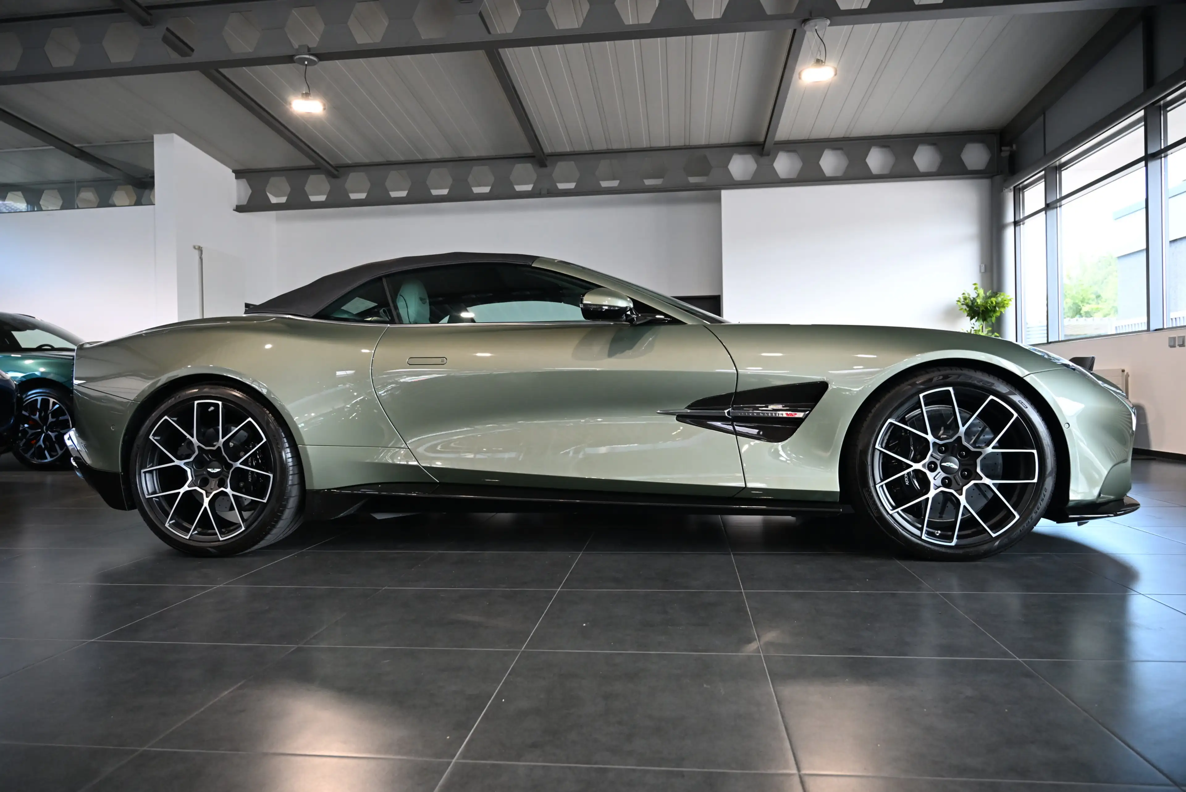 Aston Martin Vanquish Volante California Sage   UPE:526.470€ — photo 11