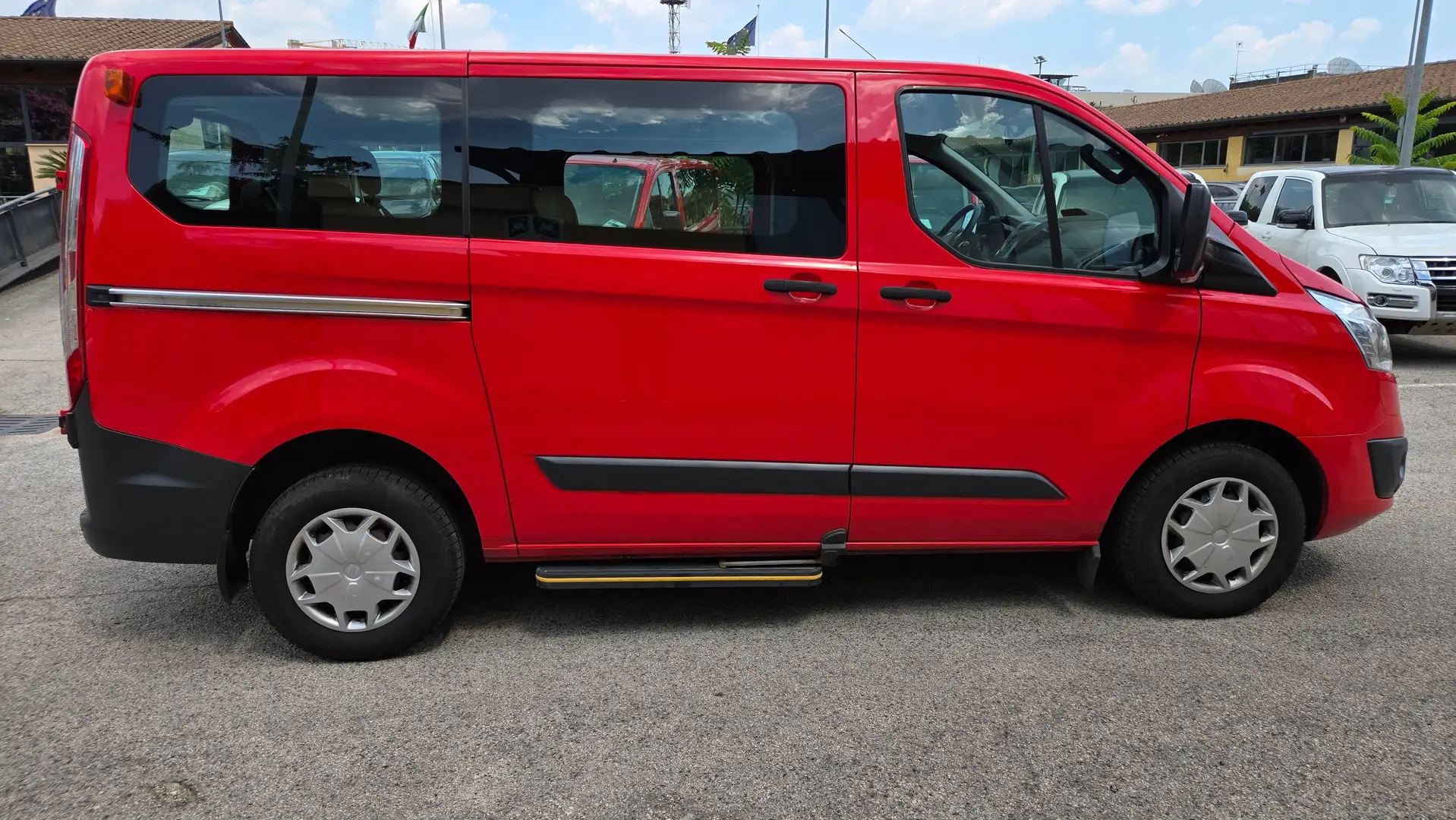 Ford TRANSIT CUSTOM 9 POSTI 2.0 TDCI 2 CLIMA IVA DEDUC Rosso - 2