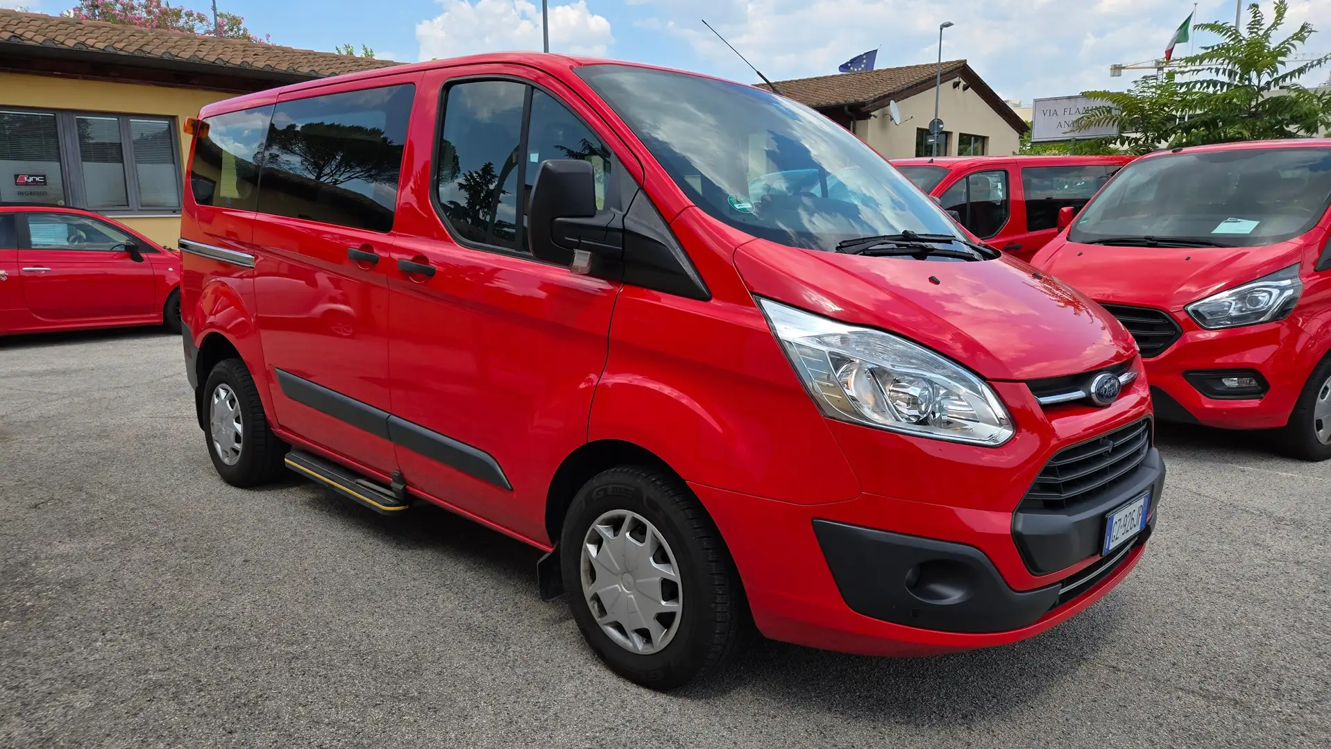 Ford TRANSIT CUSTOM 9 POSTI 2.0 TDCI 2 CLIMA IVA DEDUC Rosso - 1