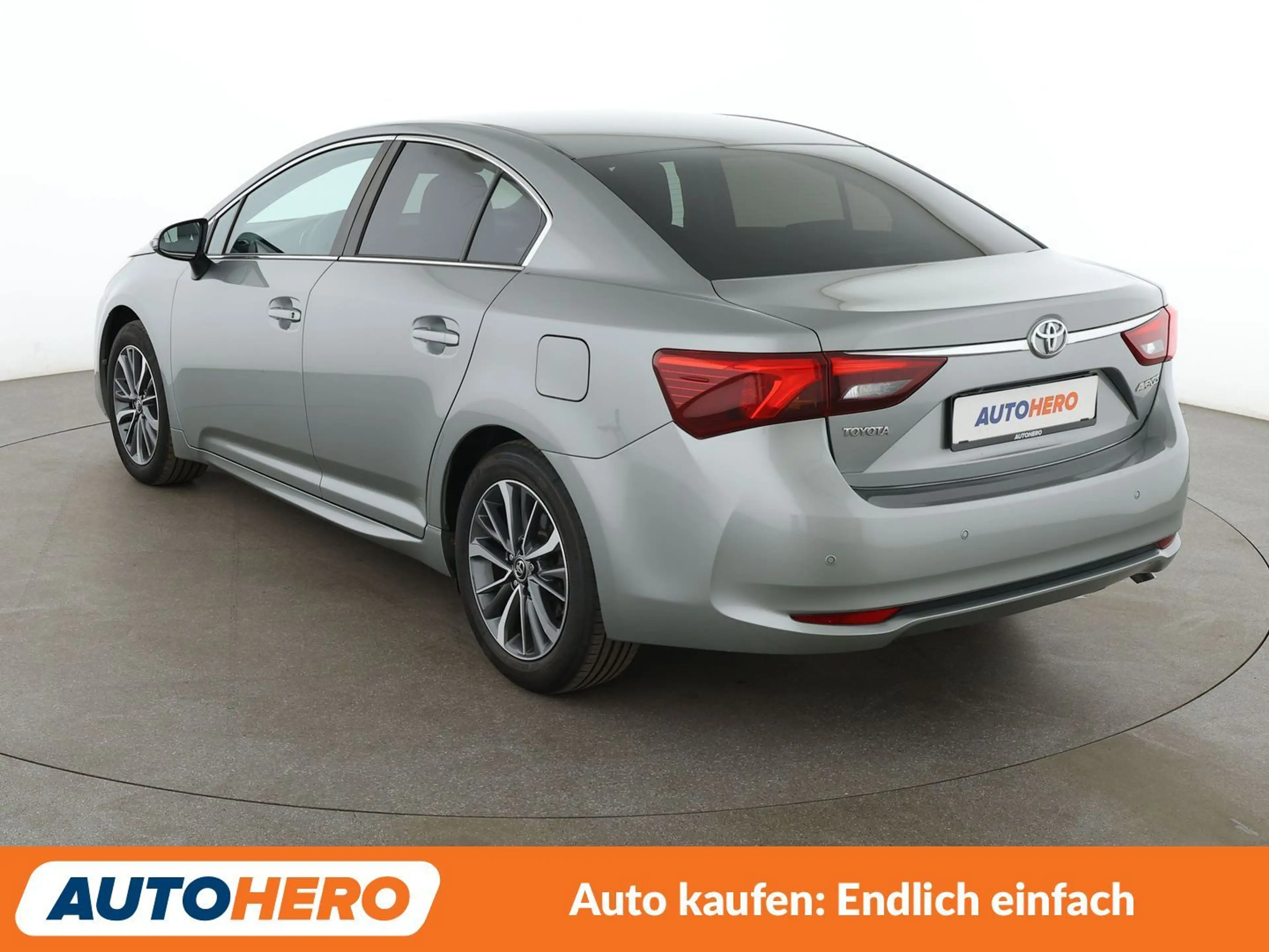 Toyota Avensis 1.8 Business Edition *NAVI*BI-LED*TEMPO*CAM*PDC* — photo 4