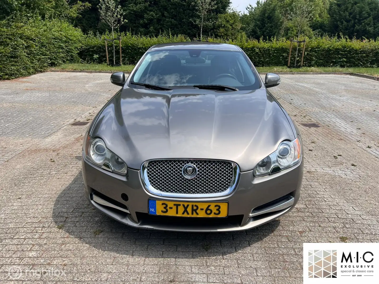 Jaguar XF 2.7D V6 Premium Luxury | dealer onderh. | Inr Mog. Grijs - 2