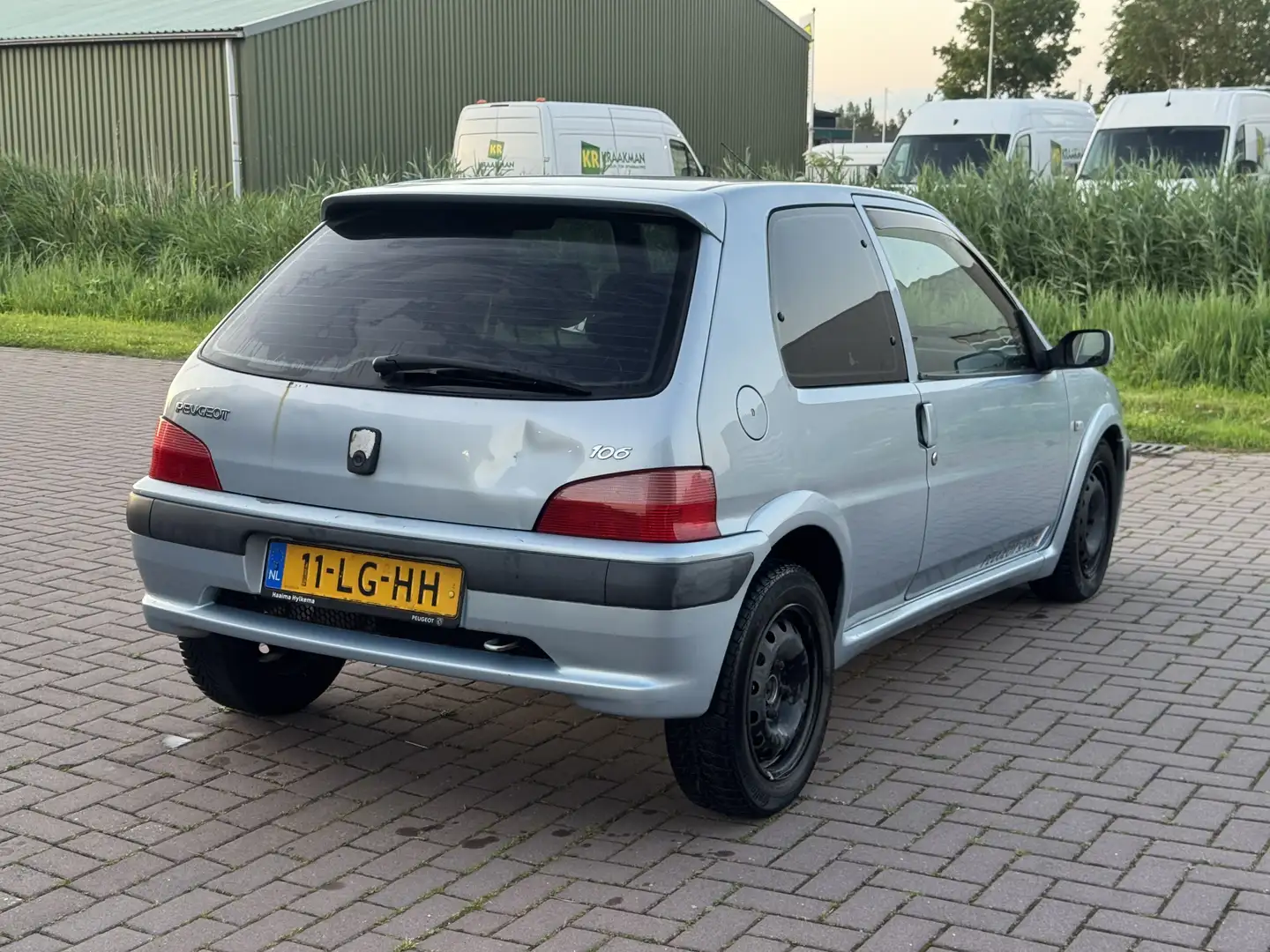 Peugeot 106 Peugeot 106 1.4 Sport uit 2003 Gris - 1