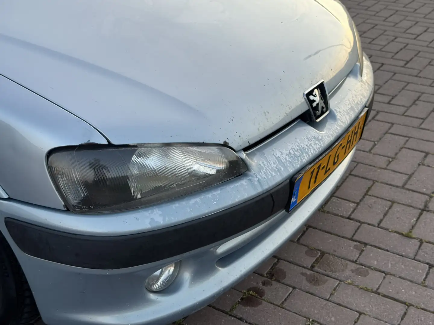 Peugeot 106 Peugeot 106 1.4 Sport uit 2003 Gris - 2