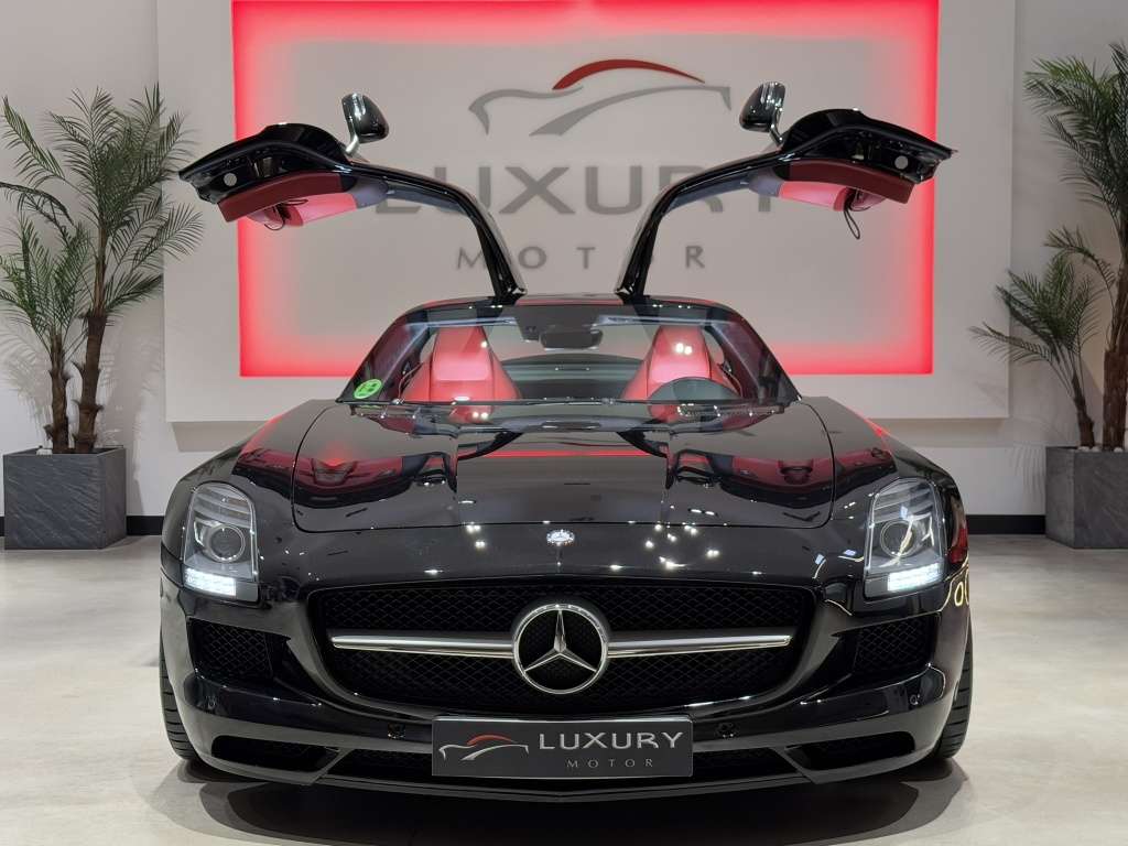 Mercedes-Benz SLS - foto 1