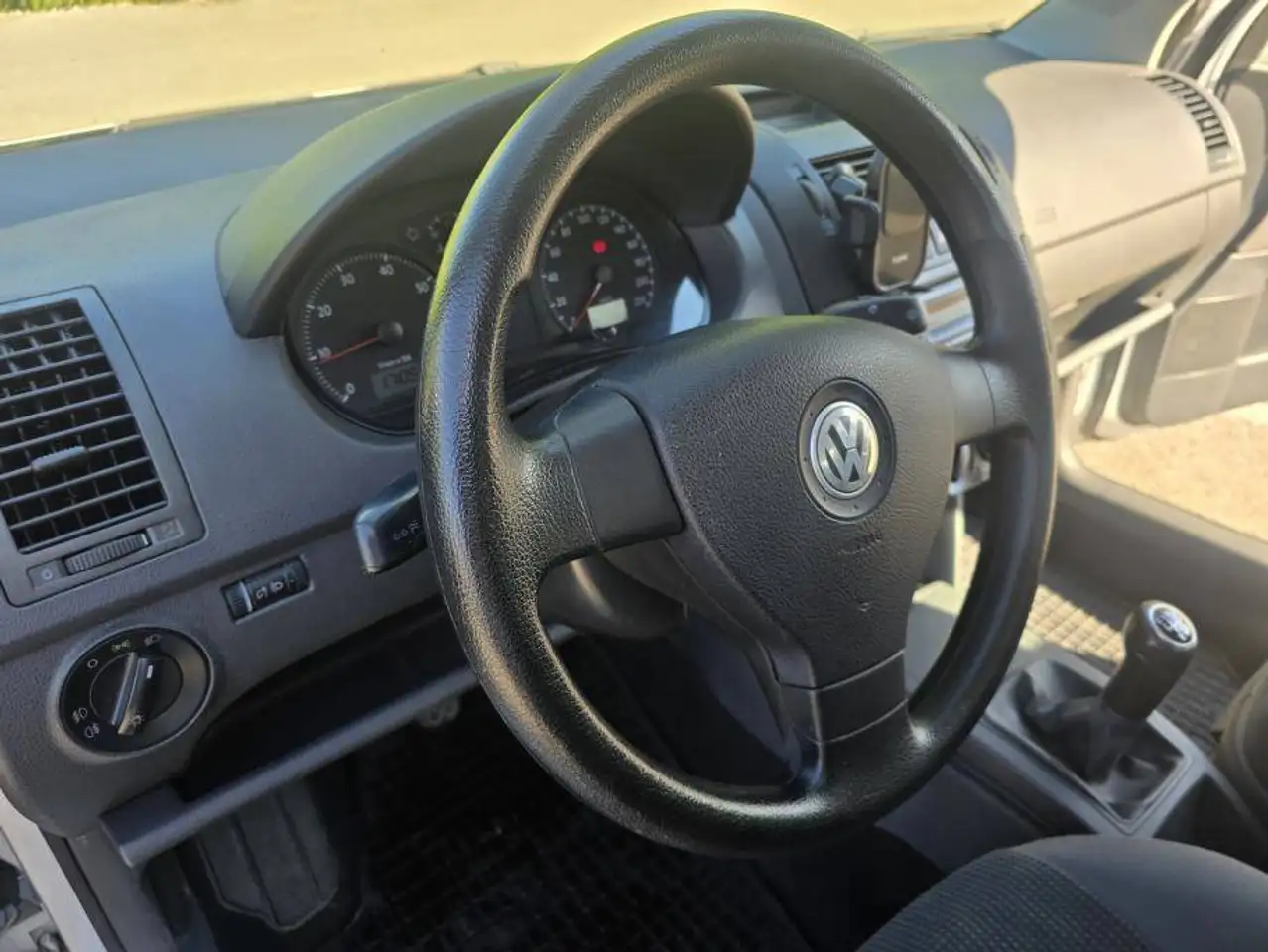 Volkswagen Polo Citadine 5 portes — photo 3