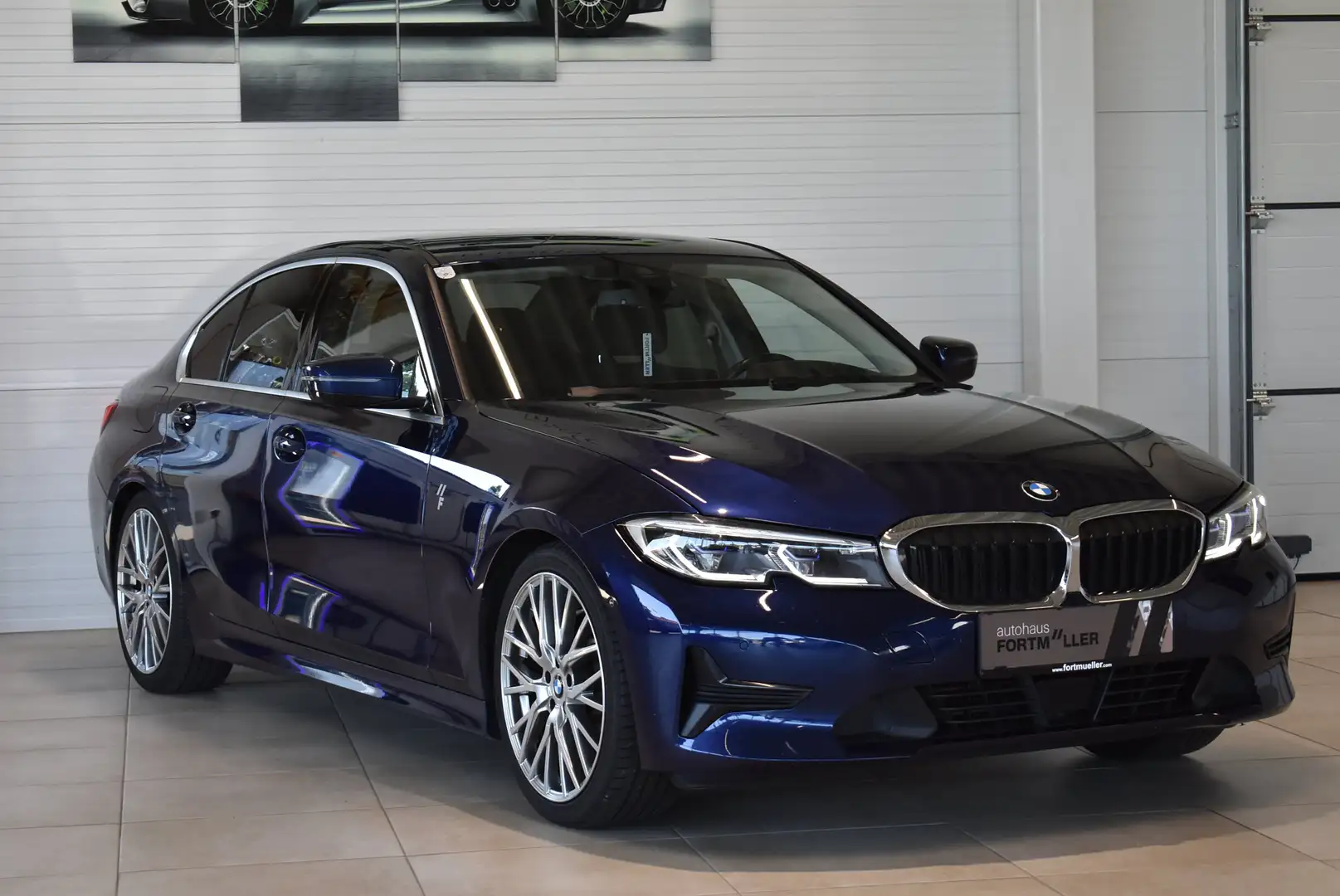 BMW 320 320 d xDrive Advantage//Laser//HeadUp Blauw - 1