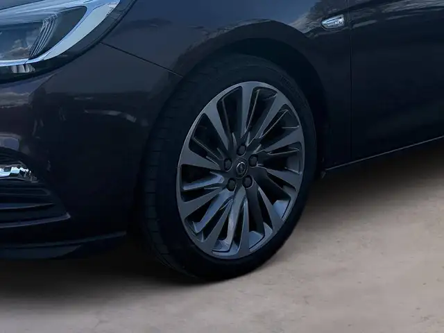 Opel Astra view 4