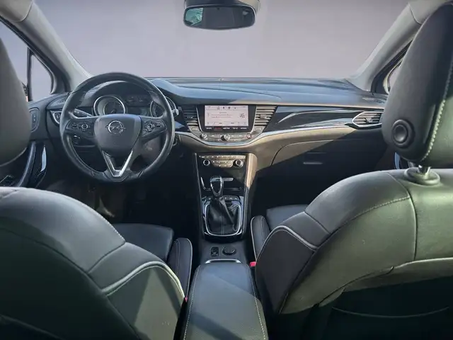 Opel Astra view 8