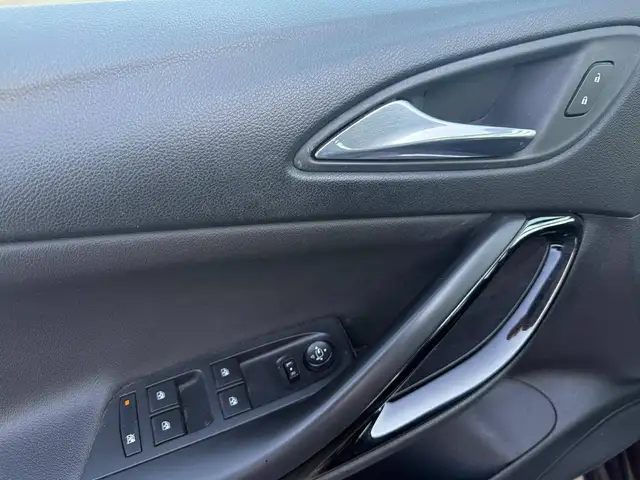 Opel Astra view 12