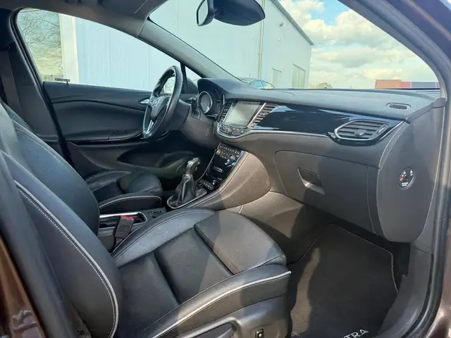 Opel Astra view 11