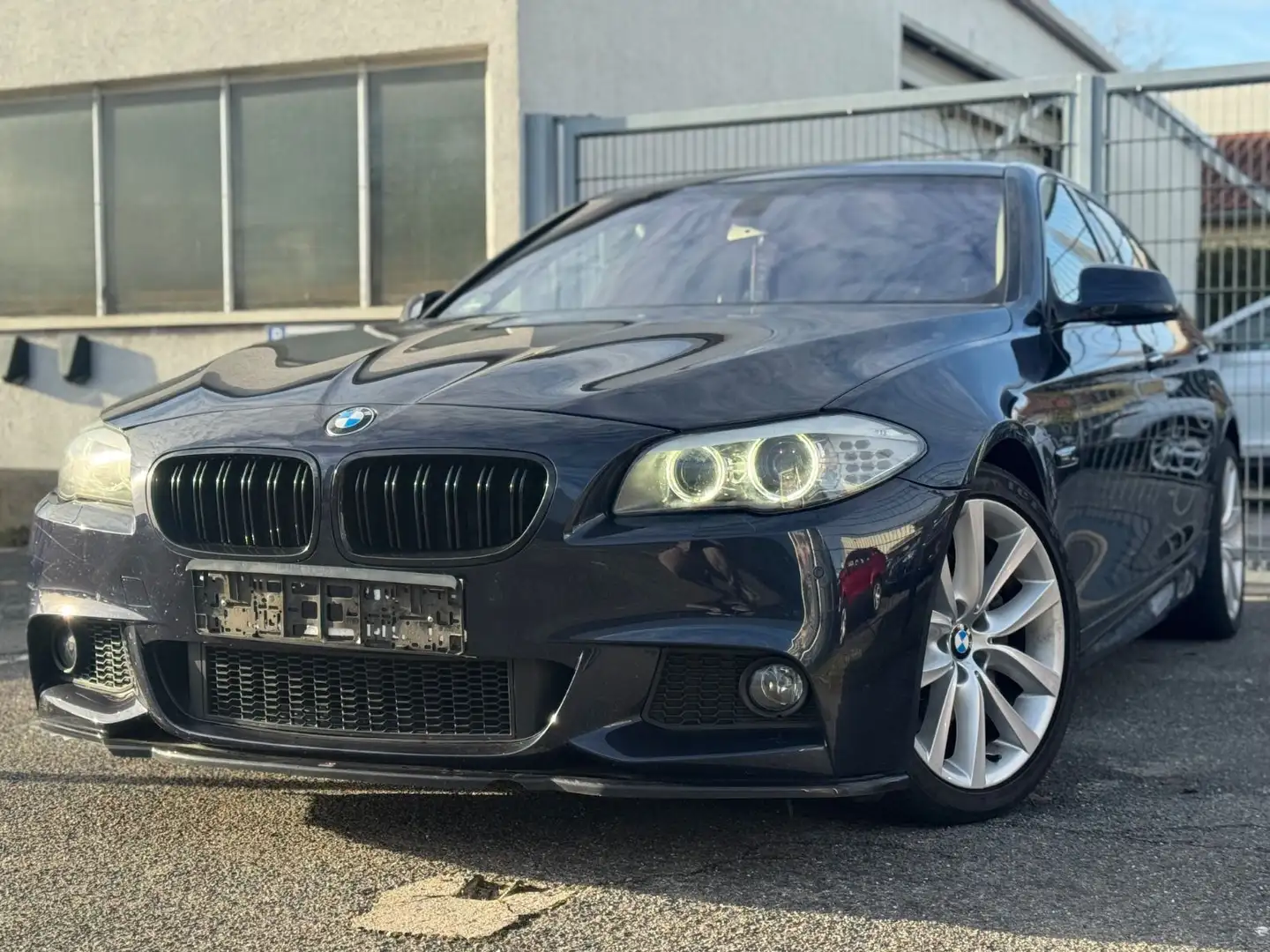 BMW 530 D F10 Automatik M Packet Schiebedach Bleu - 2