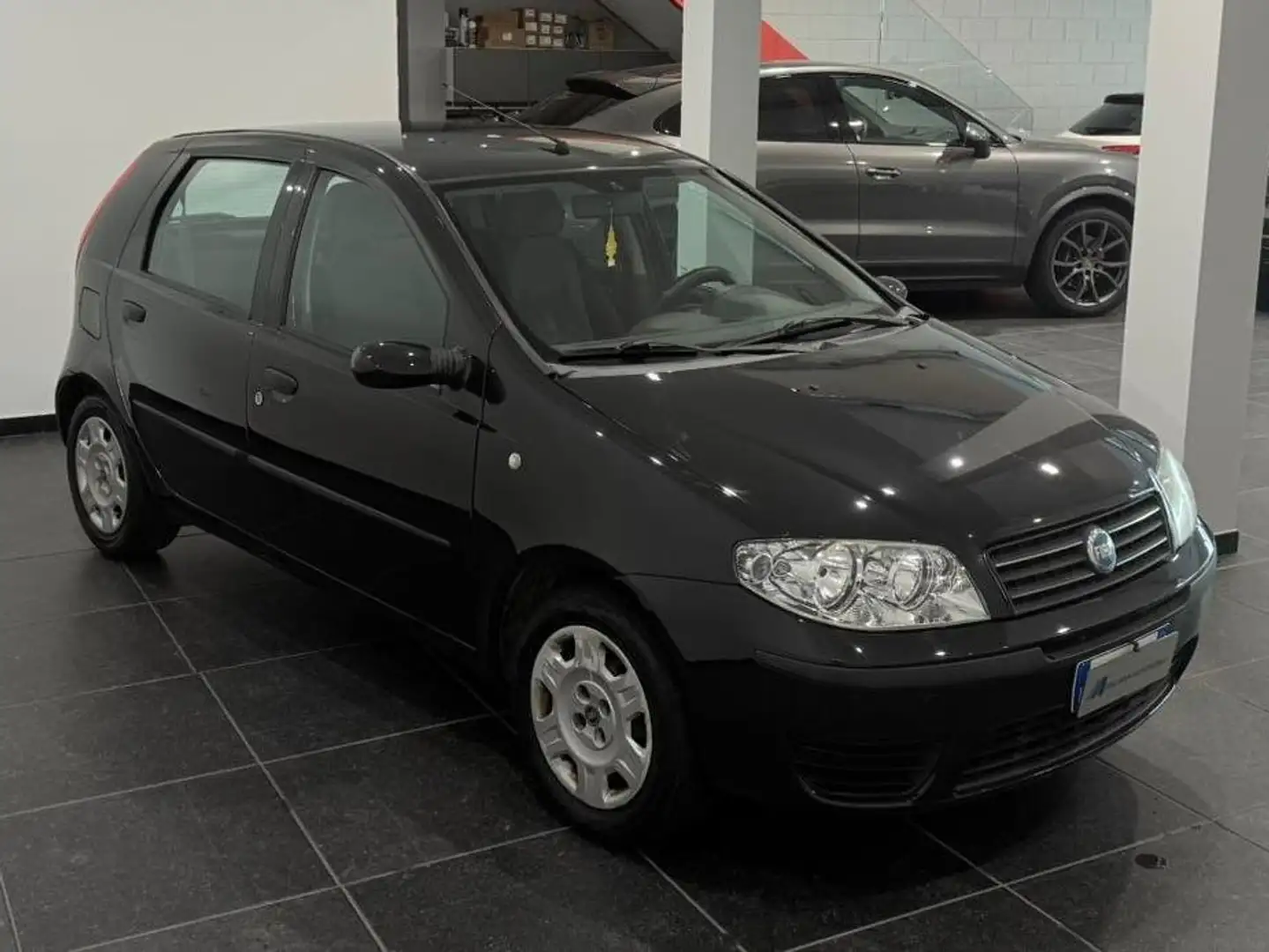 Fiat Punto Punto 5p 1.3 mjt 16v Dynamic Negro - 2