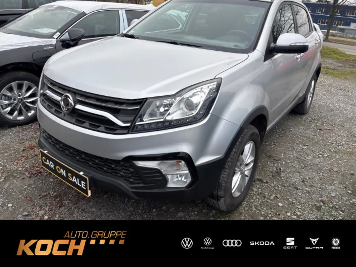 SsangYong Korando Crystal 2.0 e-XDi Crystal Grau - 1