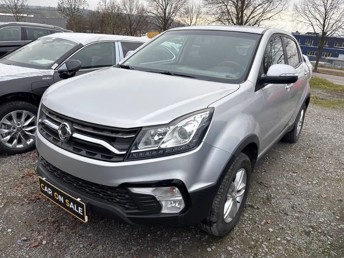 SsangYong Korando Crystal 2.0 e-XDi Crystal Grau - 2