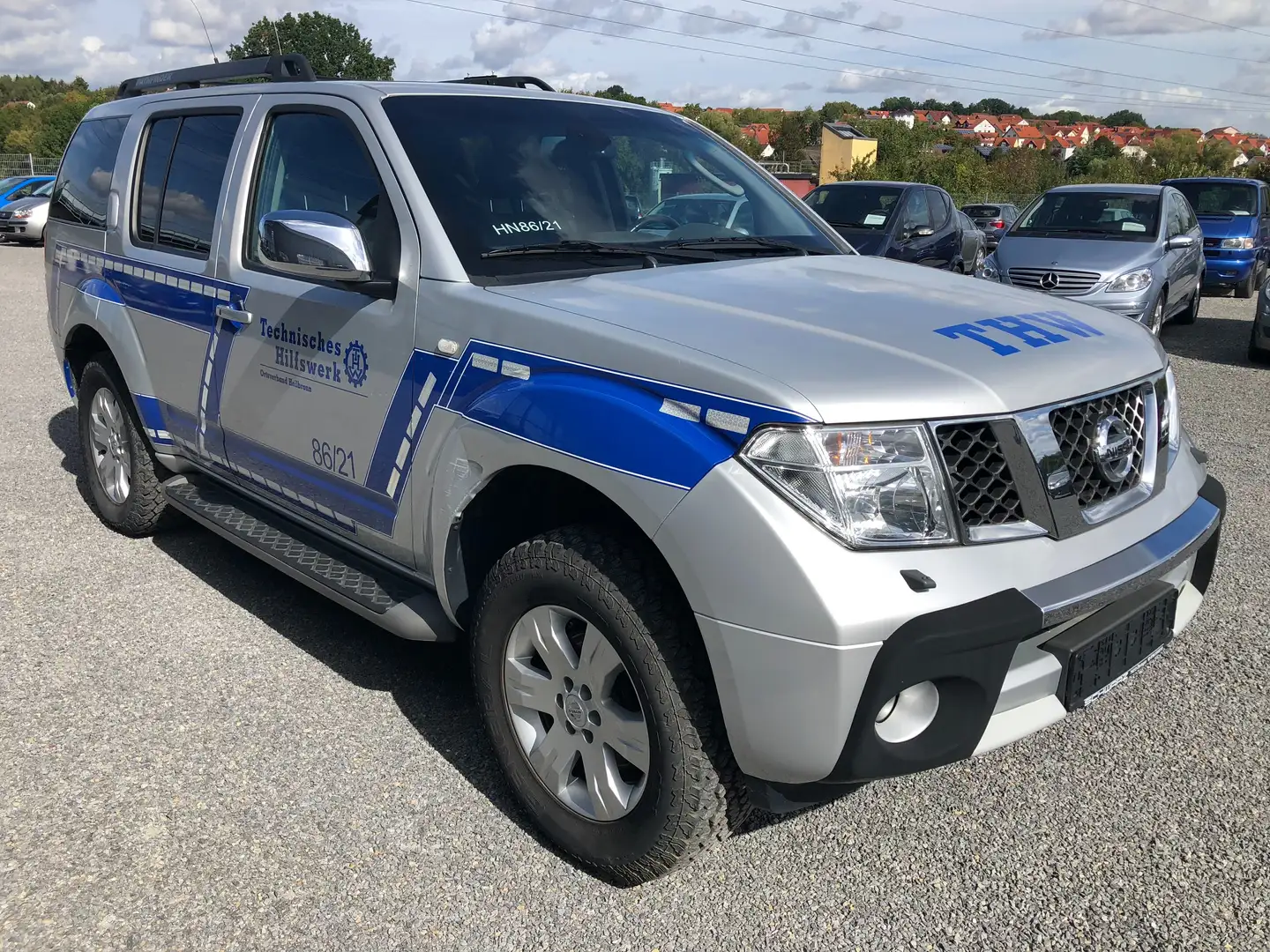 Nissan Pathfinder 4.0 V6 Premium-Executive-Paket*THW*MOTORSCHADEN* Plateado - 2