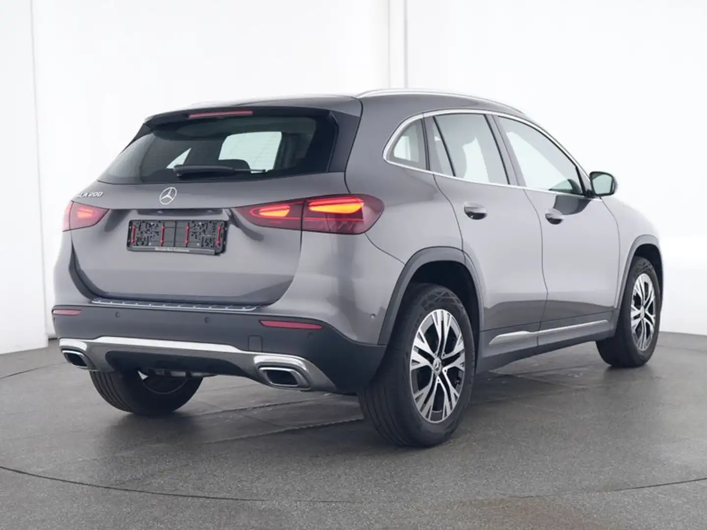 Mercedes-Benz GLA 200 Progressive MBUX DistronicOD RFK 3844km Grau - 2