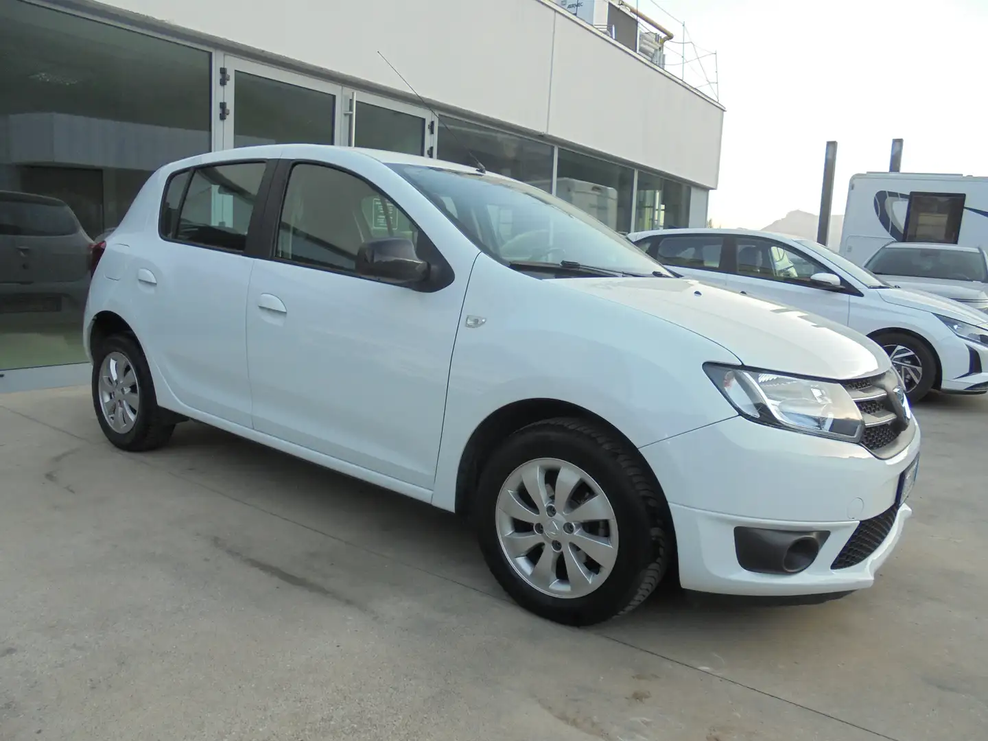 Dacia Sandero 1.5 dci Laureate 75cv Blanc - 1
