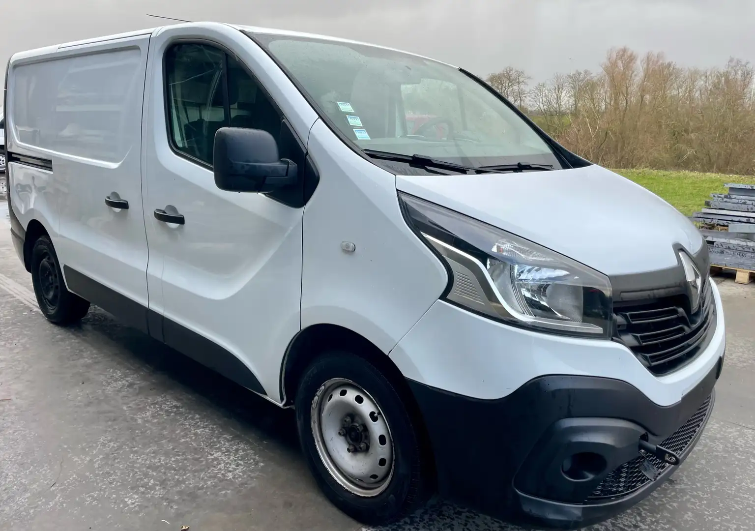 Renault Trafic L2H1 DCI 95 cv clim E6 problème moteur - 1