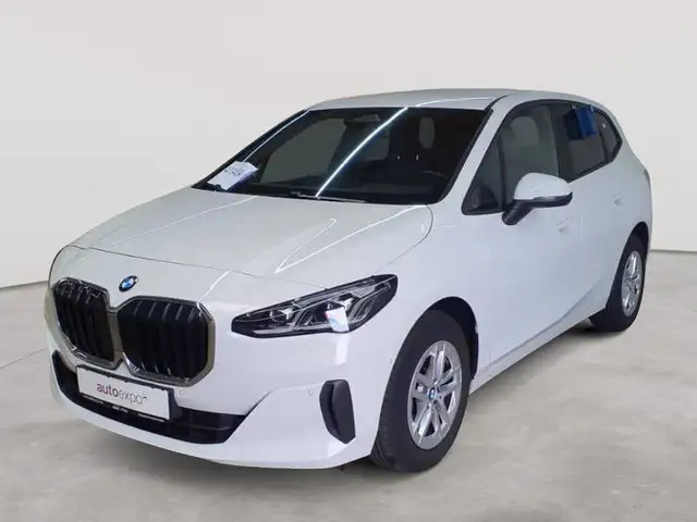 BMW 2 Series view 2