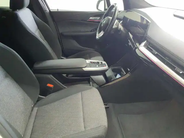 BMW 2 Series view 8
