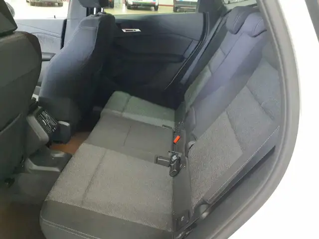 BMW 2 Series view 13