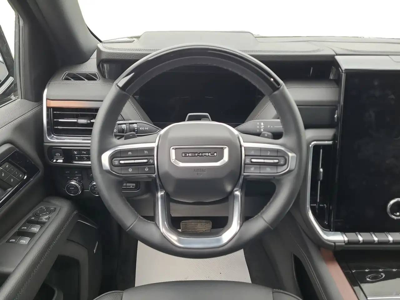 GMC Yukon снимка GMC Yukon