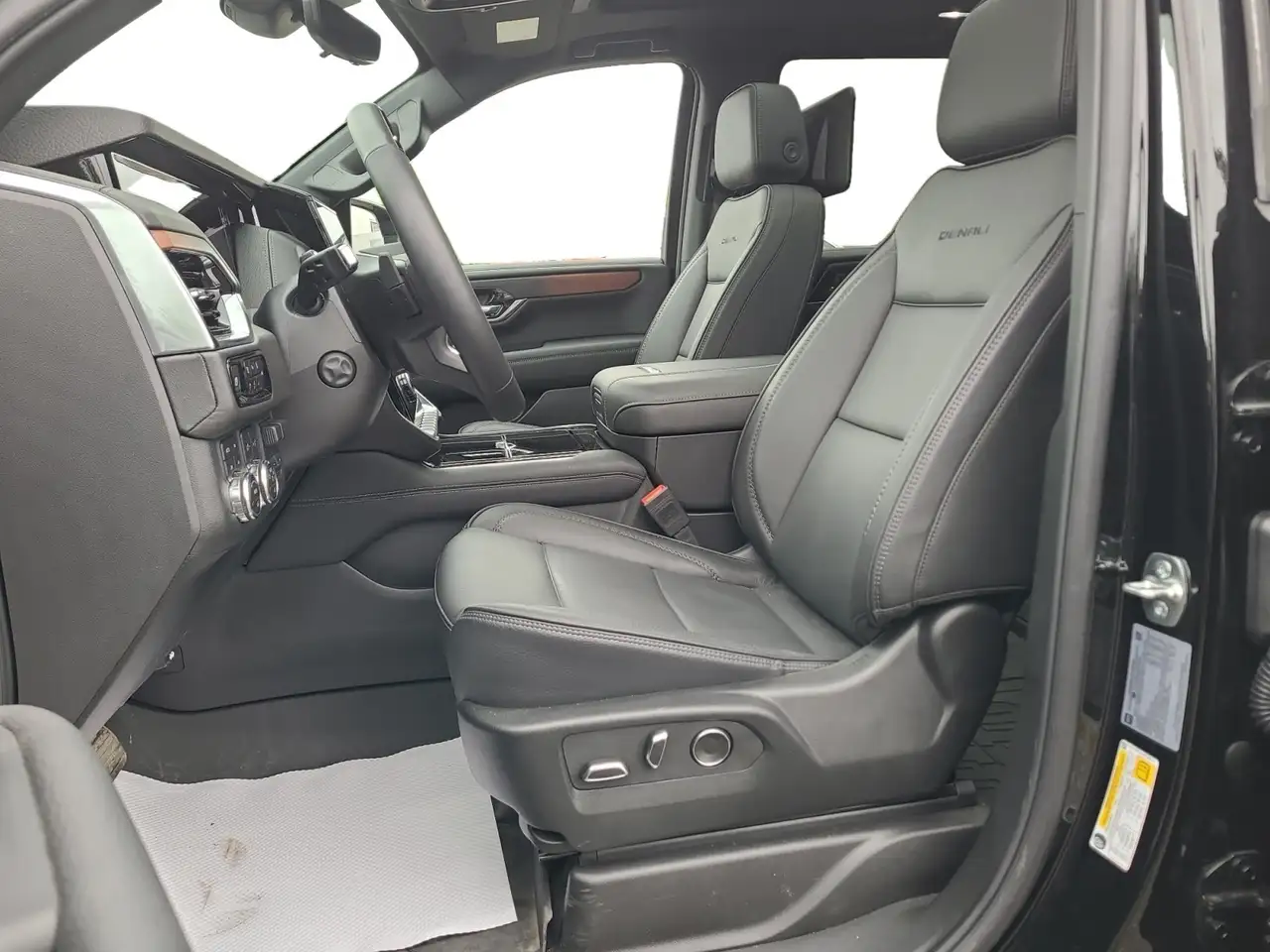 GMC Yukon снимка GMC Yukon