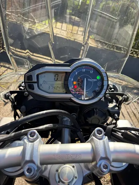 Triumph Tiger 800 - foto 4