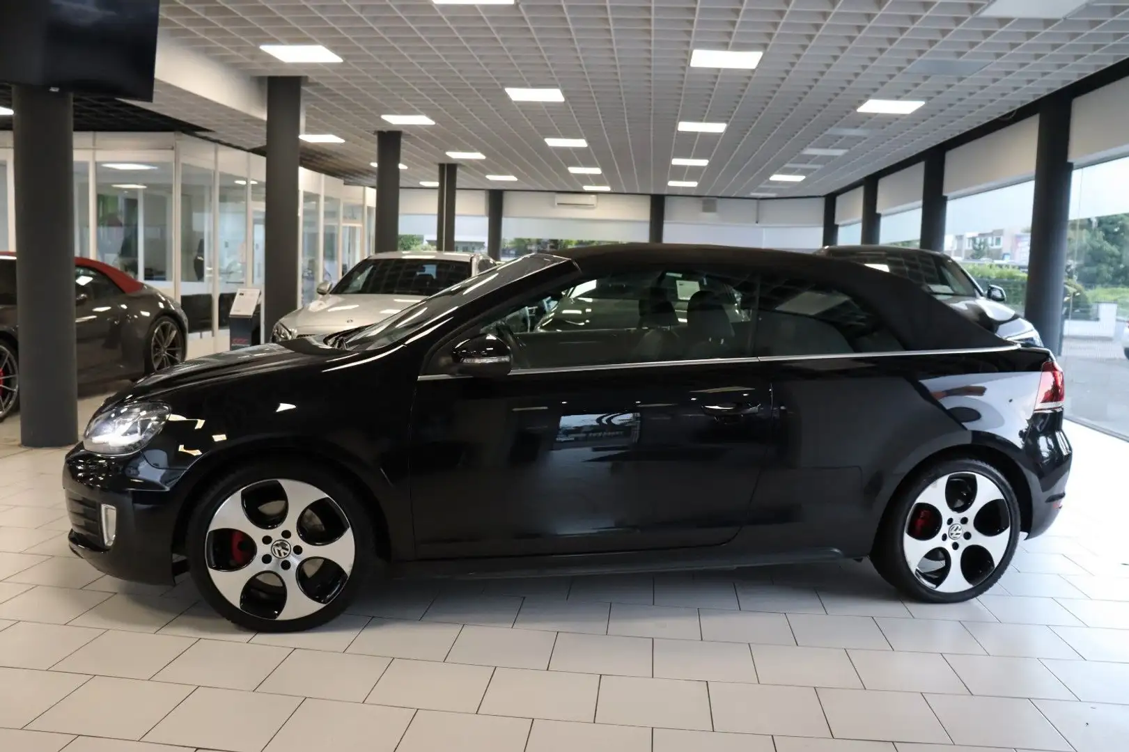 Volkswagen Golf VI Cabriolet GTI |BI-XENON|VIENNA|PDC|SHZ| Noir - 2
