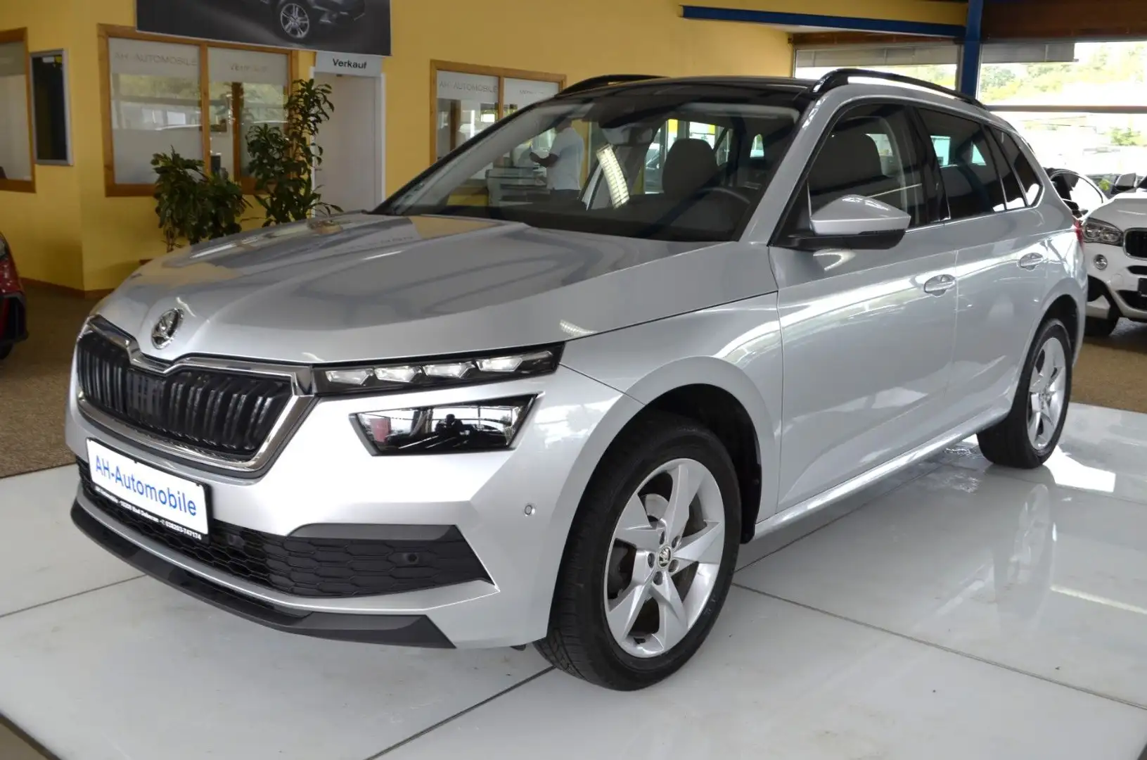 Skoda Kamiq Style Bi-XENON / Silber - 1