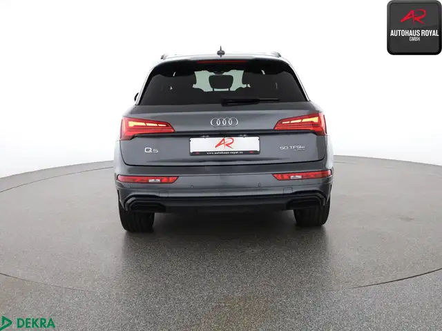 Audi Q5 view 4