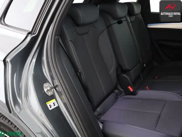 Audi Q5 view 12