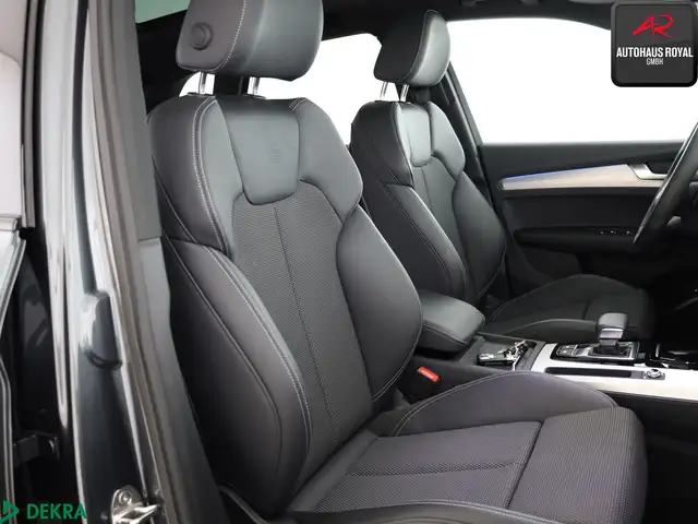 Audi Q5 view 11