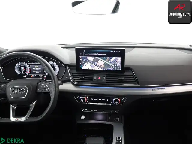Audi Q5 view 9