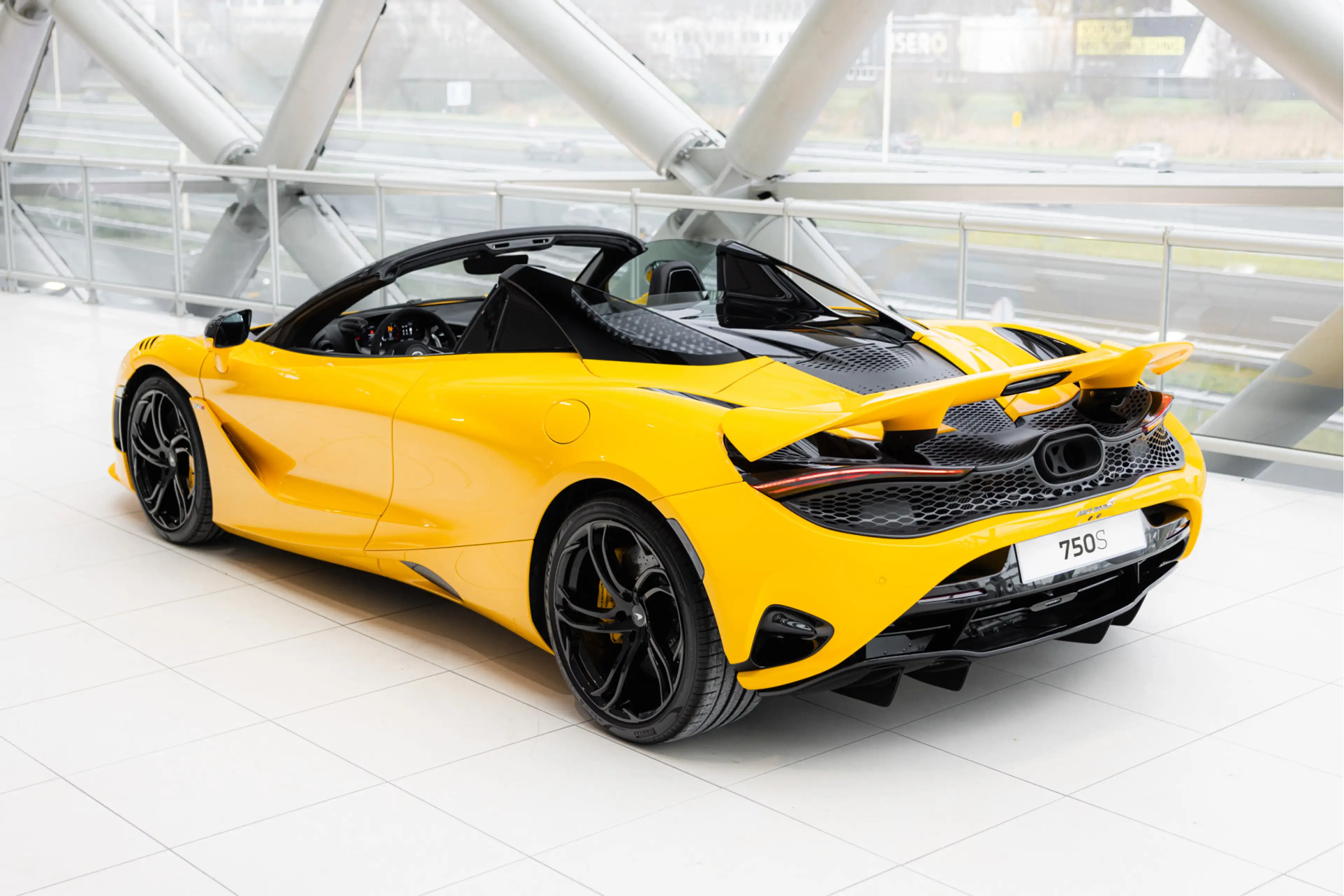 McLaren 750S Spider 4.0 V8 | Volcano Yellow | Electrochromic Ro — photo 2