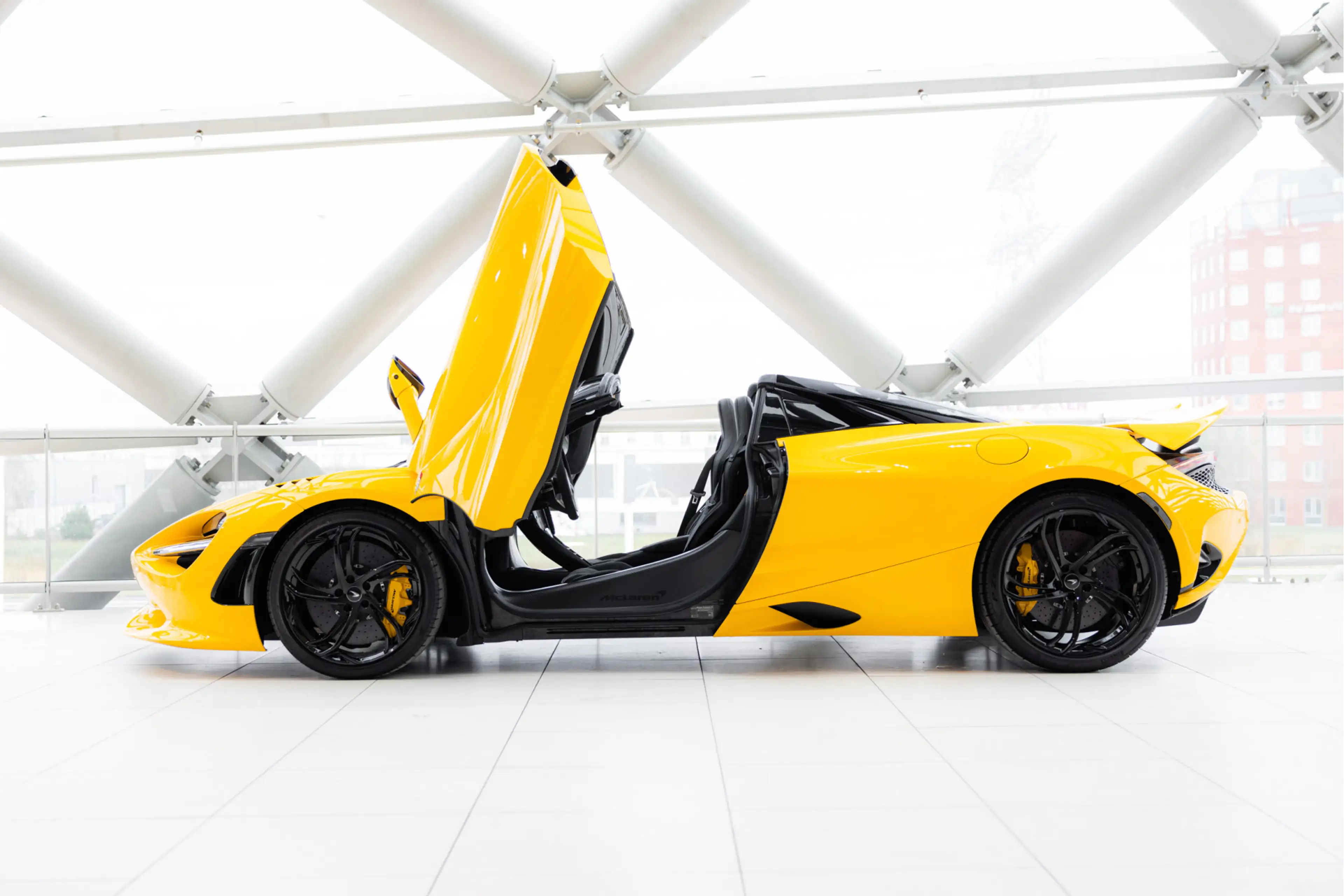 McLaren 750S Spider 4.0 V8 | Volcano Yellow | Electrochromic Ro — photo 7