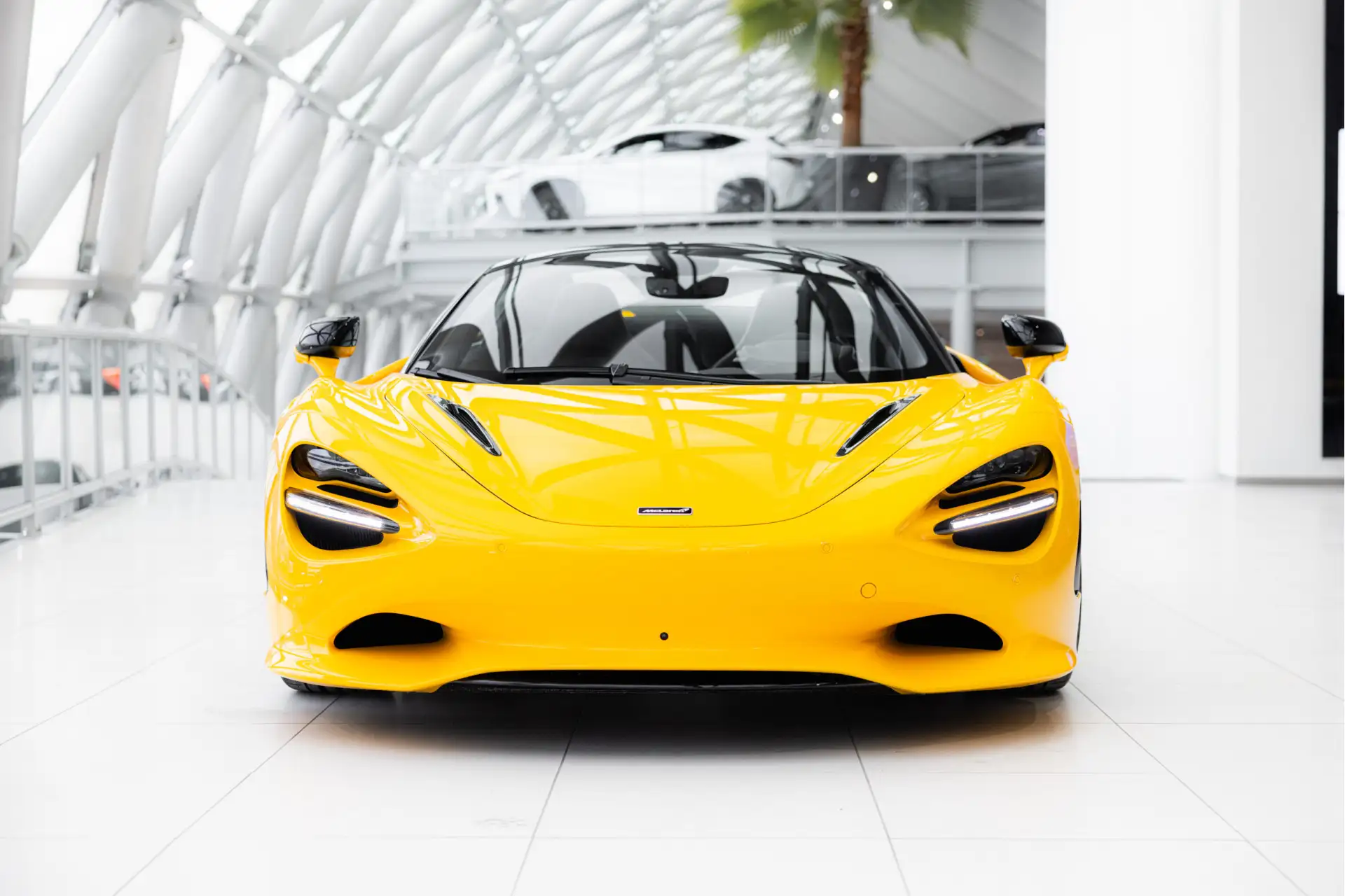 맥라렌 750S 750 2024 노랑 사진 3