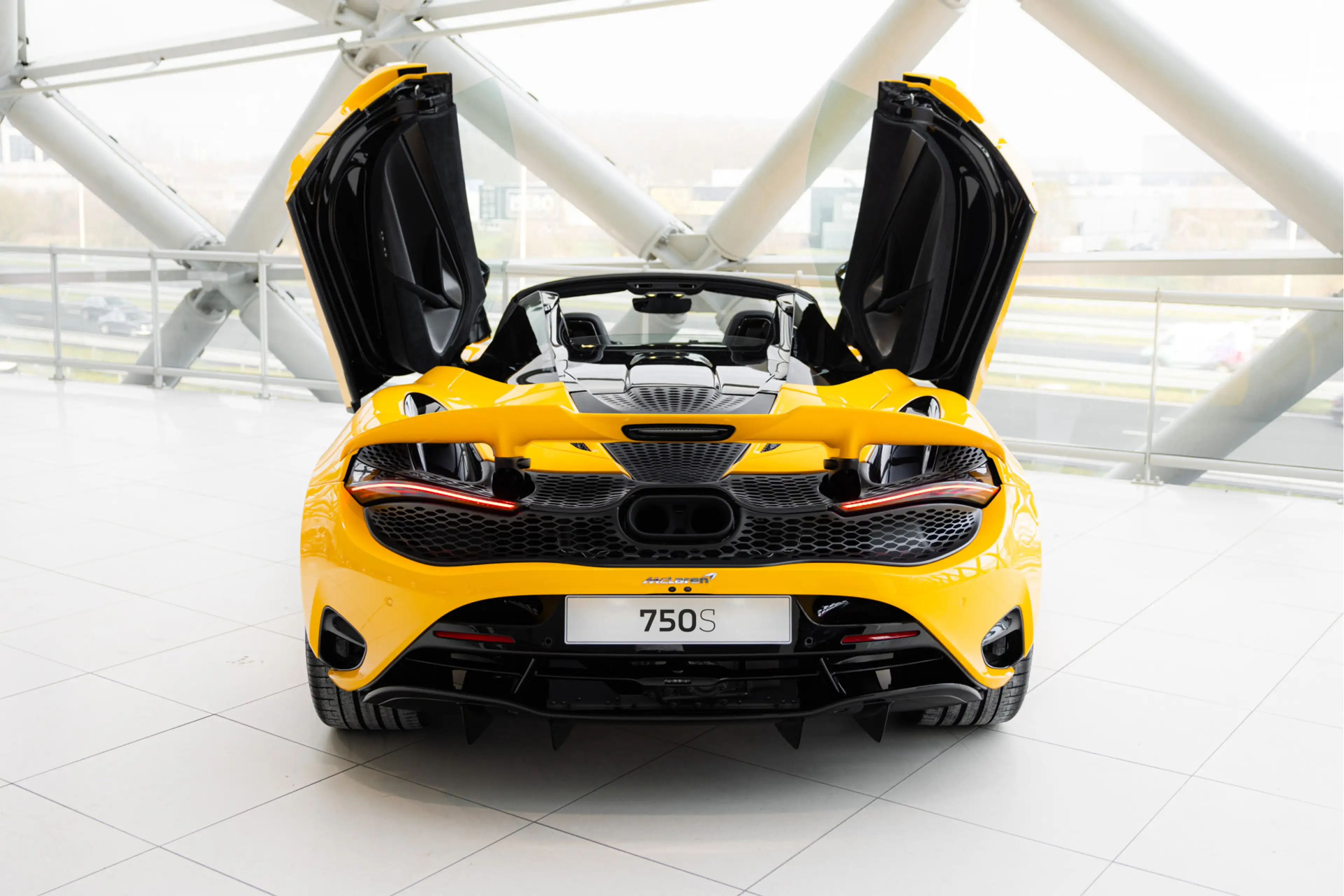 McLaren 750S Spider 4.0 V8 | Volcano Yellow | Electrochromic Ro — photo 11