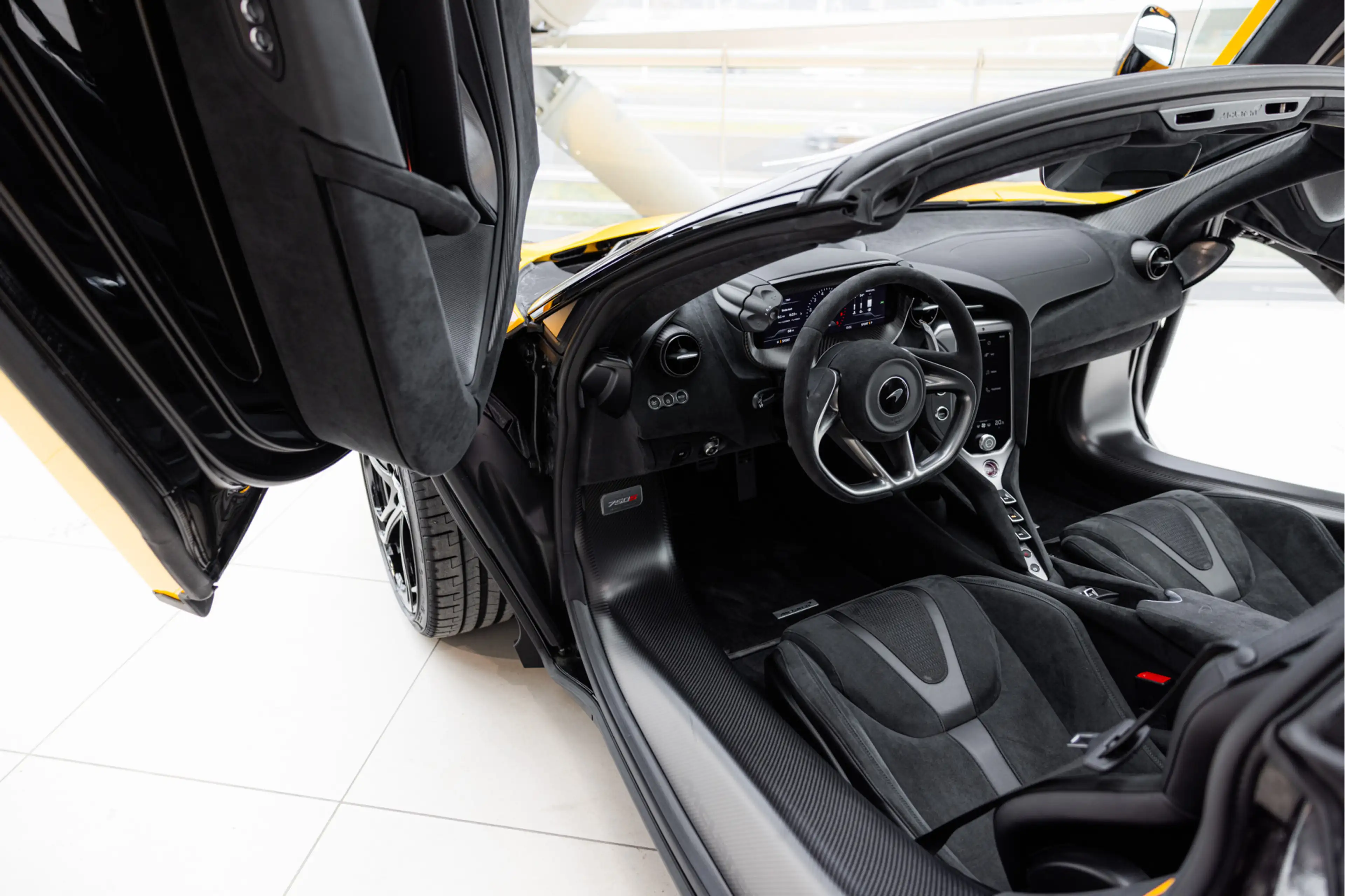 McLaren 750S Spider 4.0 V8 | Volcano Yellow | Electrochromic Ro — photo 3