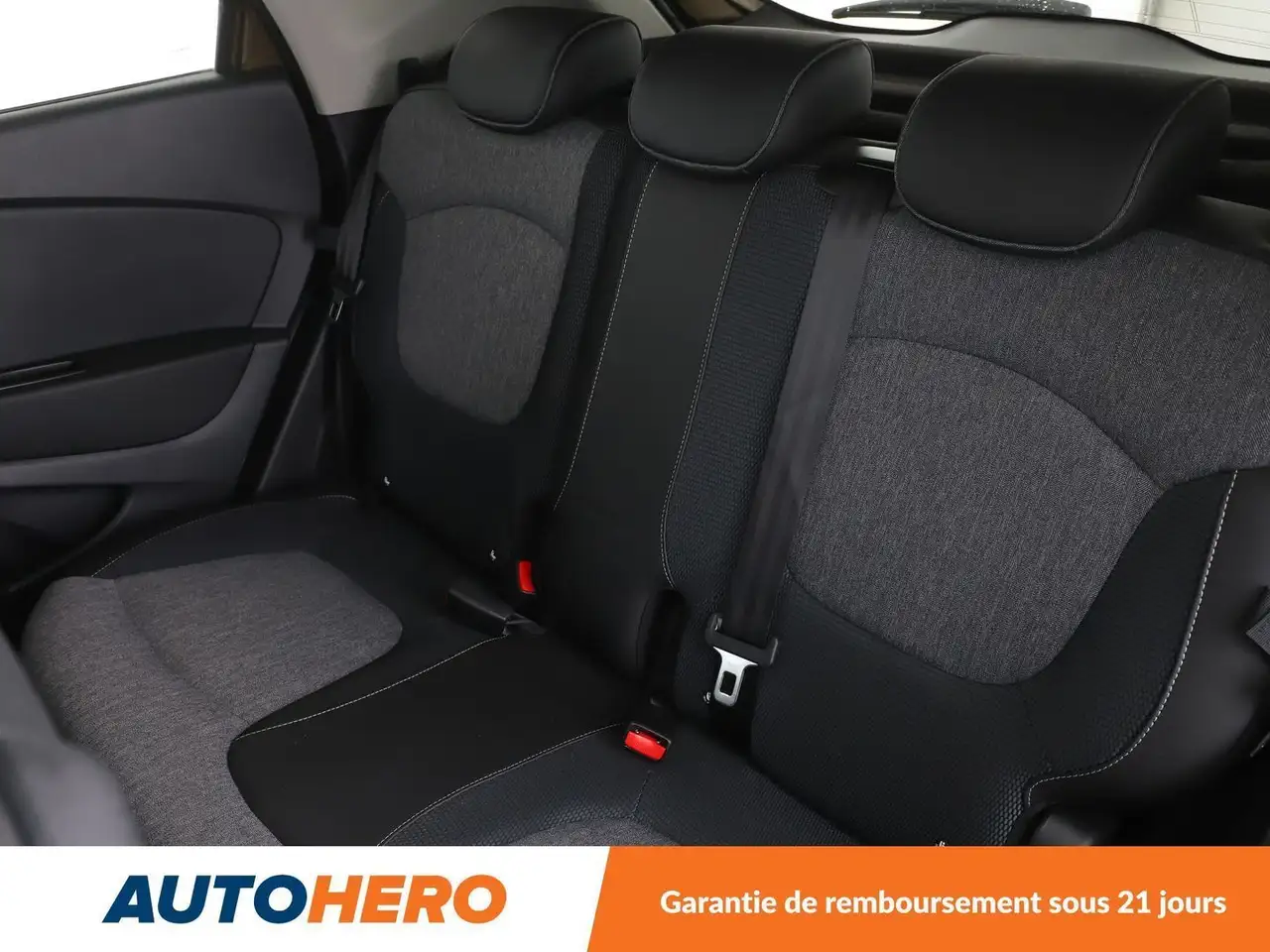 Renault Captur — photo 14
