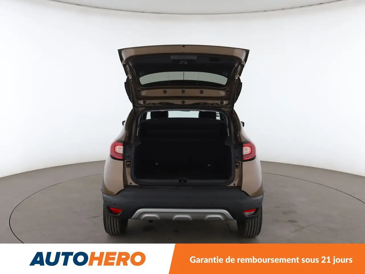 Renault Captur — photo 17