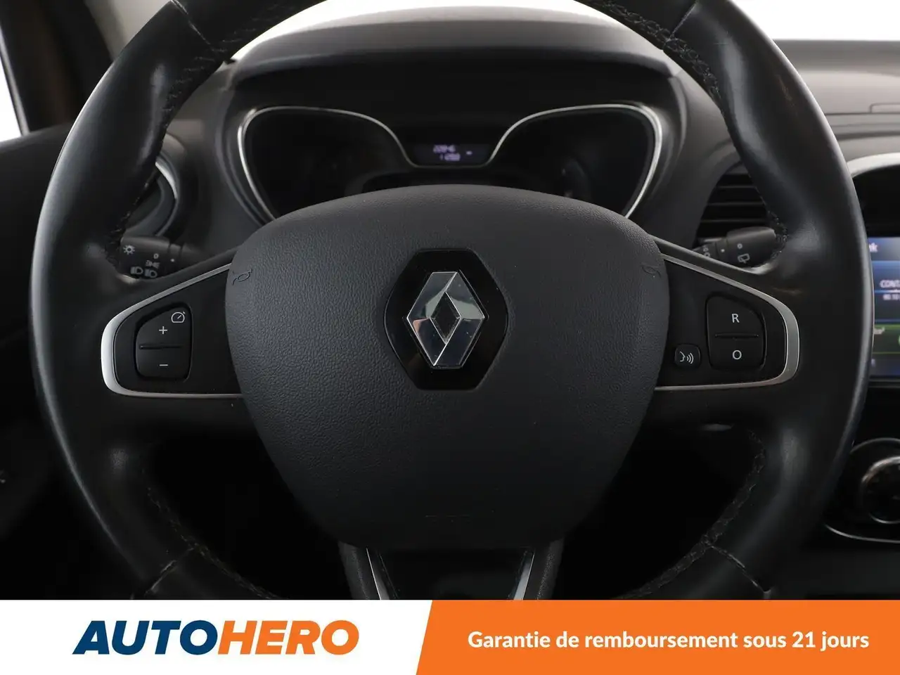 Renault Captur — photo 19