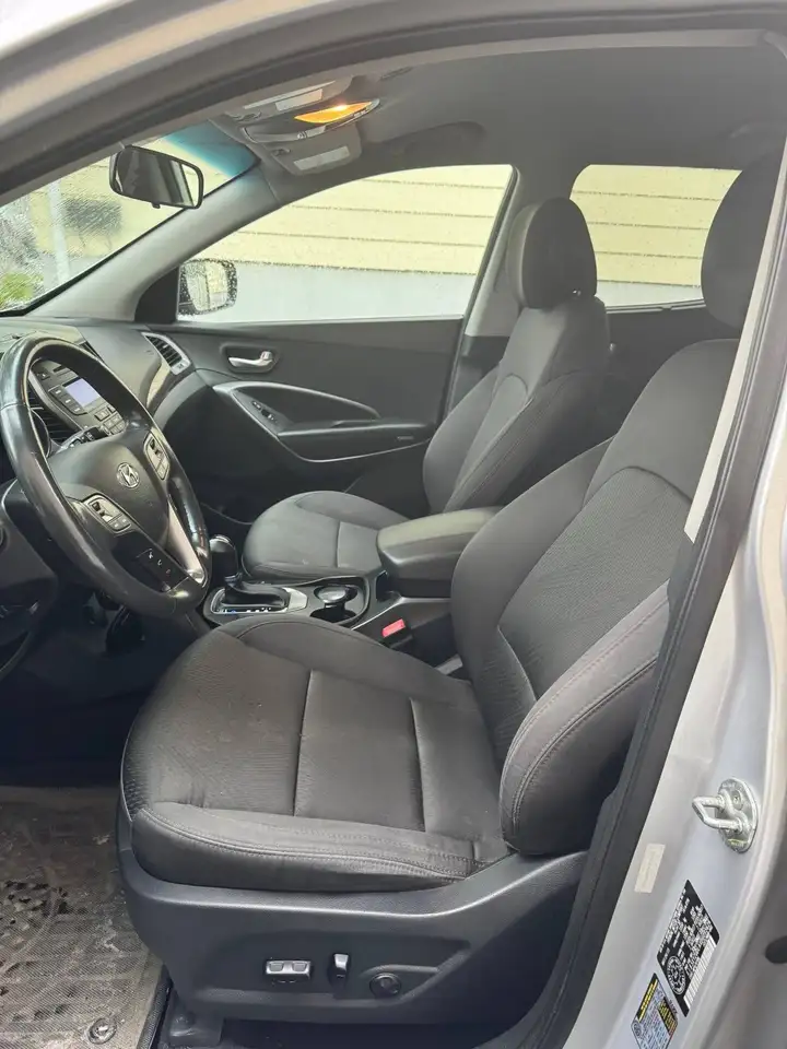 Hyundai SANTA FE photo Hyundai SANTA FE