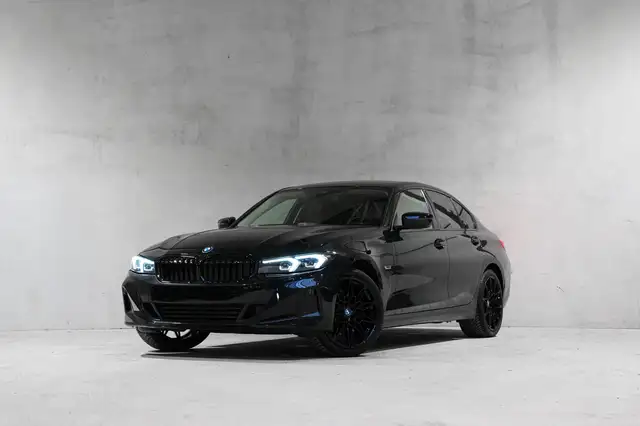 BMW 320 e✖ 19' PACK M | CARPLAY | GRAND ECRAN | TVA ✔