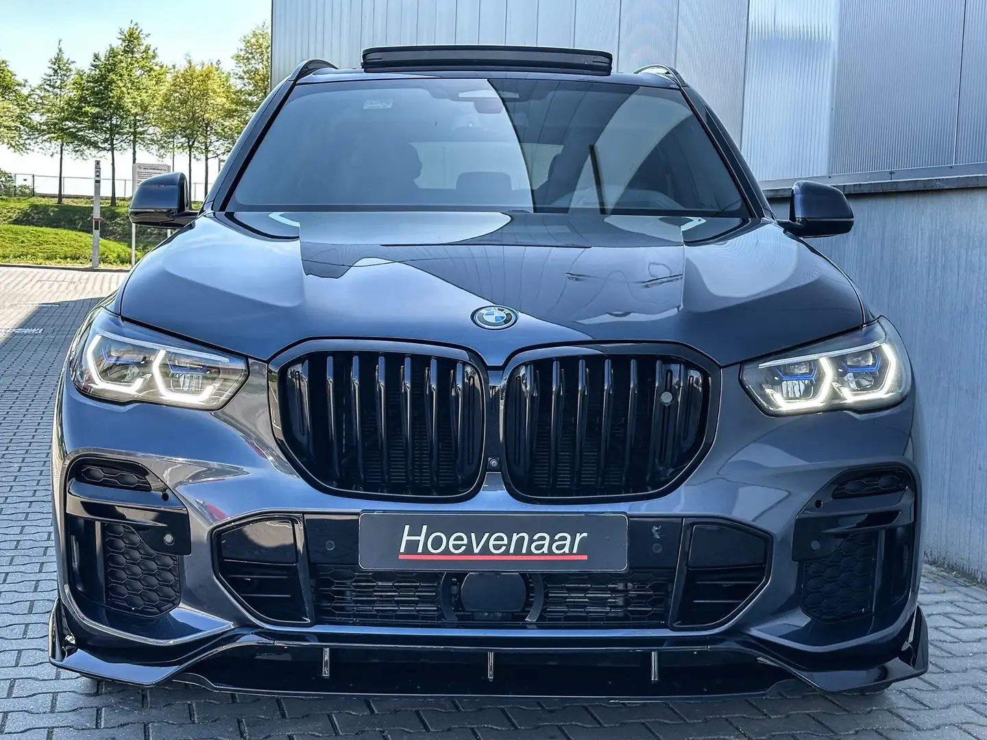 BMW X5 45e M-Sport M-seats Laser Lucht Pano 4Wielbes 22In Grijs - 2