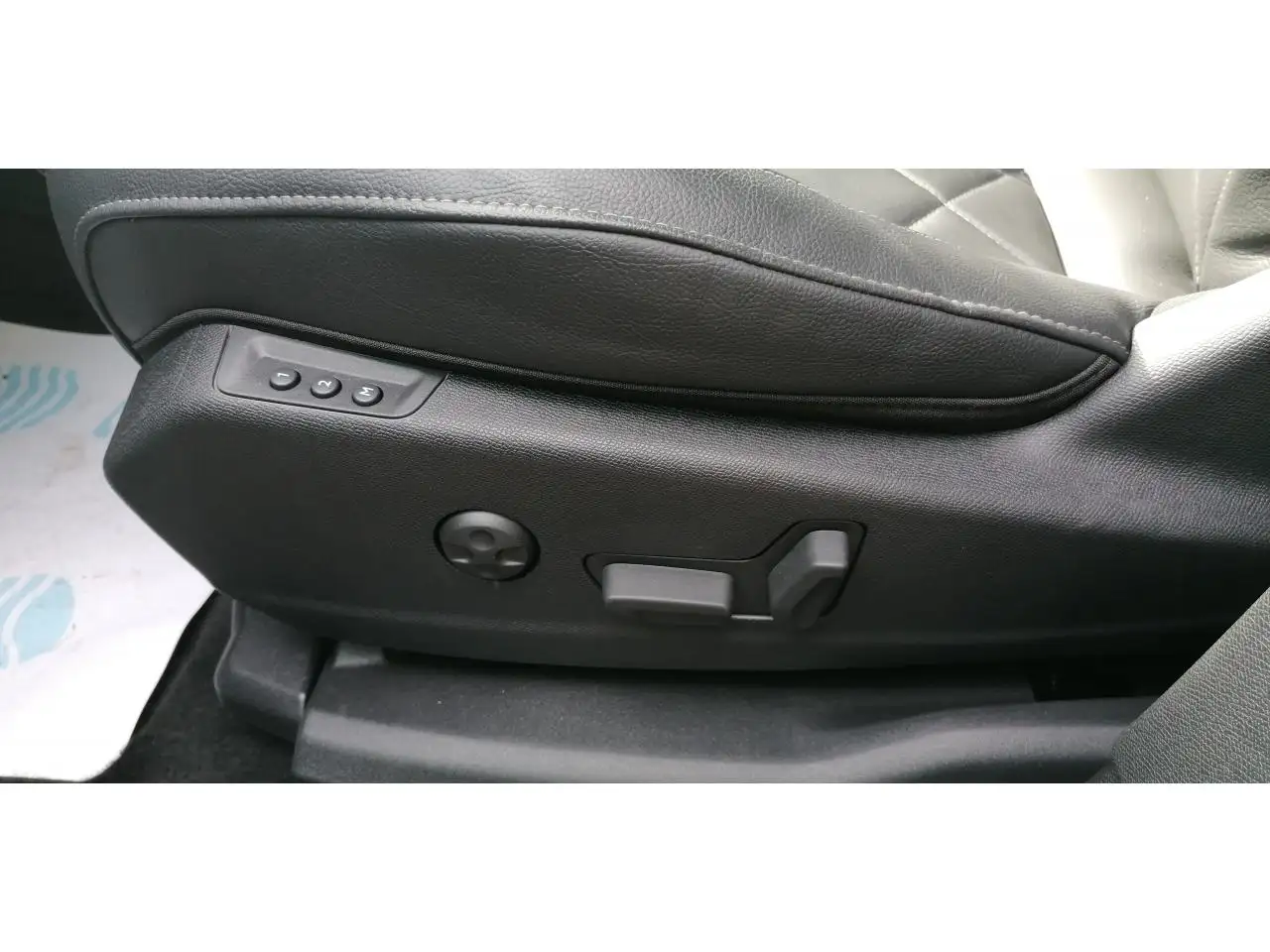 DS Automobiles DS 7 Crossback 2024