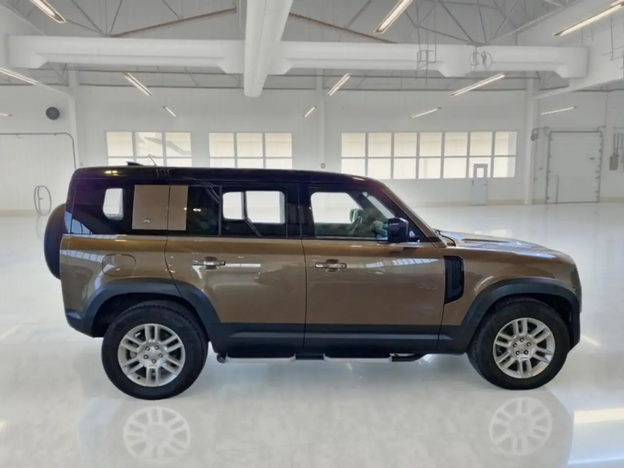 Land Rover Defender 3.0 D6 250 MHEV 110 FIRST EDITION AWD AUTOMATICO SUV, миниатюра 3